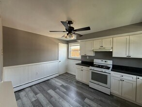 6008 1/2 Burgess Ave in Baltimore, MD - Building Photo - Building Photo