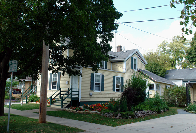 328 Franklin St in Barrington, IL - Foto de edificio - Building Photo