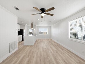 1002 Mardi Gras Ln in Wylie, TX - Foto de edificio - Building Photo