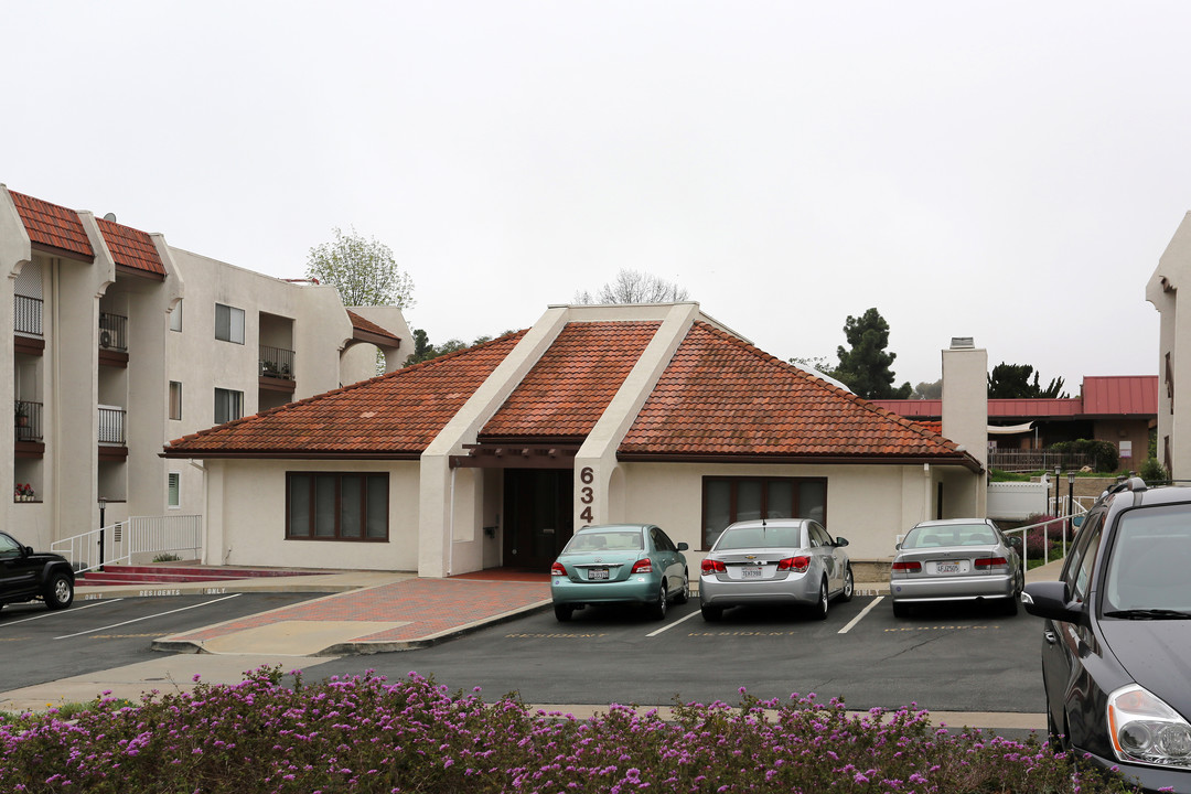 Regency Villas in San Diego, CA - Foto de edificio