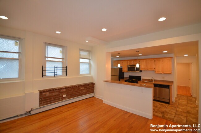 1325 Commonwealth Ave, Unit 3A in Boston, MA - Building Photo - Building Photo