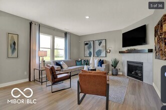 1104 Sunderland Dr in Greenwood, IN - Building Photo - Building Photo