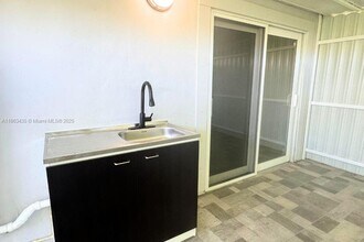 7930 SW 36th Terrace in Miami, FL - Building Photo - Building Photo
