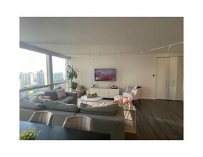 340 W Diversey Pky, Unit 2319 in Chicago, IL - Building Photo - Building Photo