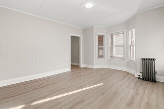 122 Saratoga St in Boston, MA - Foto de edificio - Building Photo