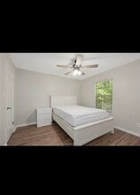 2000 Monito Way, Unit A in Bryan, TX - Foto de edificio - Building Photo