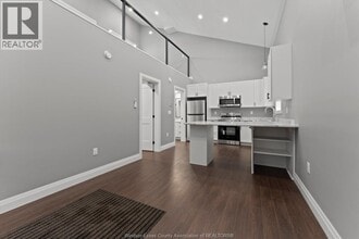 1147 Hickory Rd in Windsor, ON - Building Photo - Building Photo