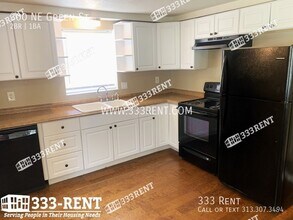 300 NE Green St in Lee's Summit, MO - Building Photo - Building Photo