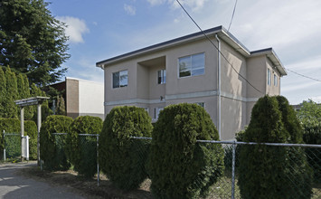 1062 Ridgeway Ave in Coquitlam, BC - Building Photo - Primary Photo