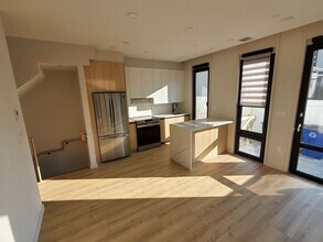 141 N St, Unit 1 in Boston, MA - Foto de edificio - Building Photo