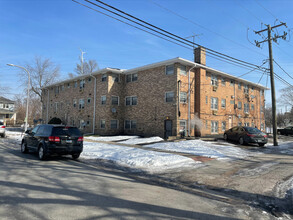 70-74 E 138th St in Riverdale, IL - Foto de edificio - Building Photo