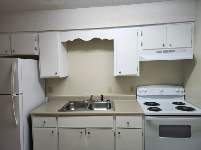 25D 6th St, Unit 25 D 6th St