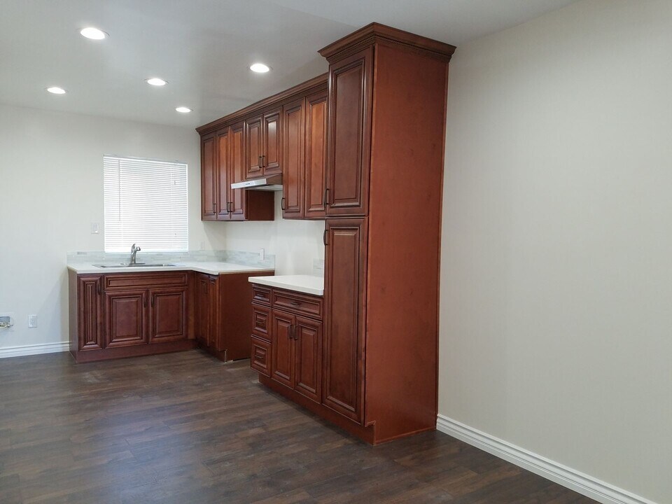 1339 W 93rd St in Los Angeles, CA - Building Photo