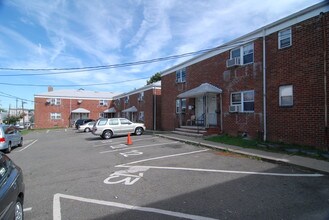 12-28 Grove St in Paterson, NJ - Foto de edificio - Building Photo