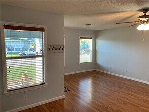 105 Trout Ave in Galveston, TX - Building Photo - Building Photo