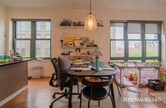 1301 W Washington Blvd in Chicago, IL - Building Photo - Building Photo