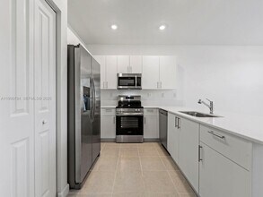 1537 SE 27th Rd in Homestead, FL - Building Photo - Building Photo