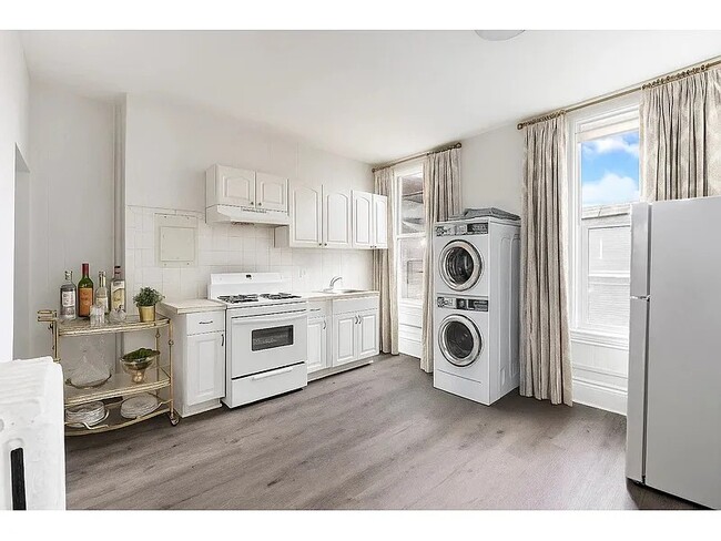 128 Washington Ave, Unit 2