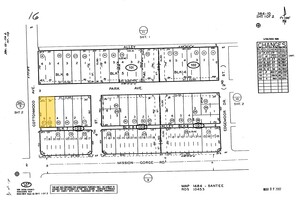 8921 Cottonwood Ave Apartamentos