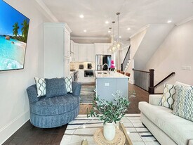 401 Upper E Ave in Savannah, GA - Building Photo