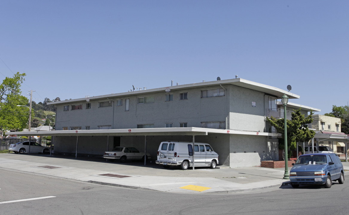 Foothill Square Apartments in Oakland, CA - Building Photo