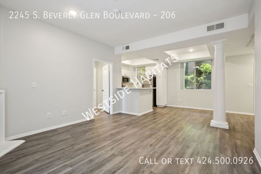 2245 S Beverly Glen Blvd in Los Angeles, CA - Building Photo