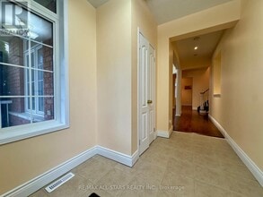 26 Belgrave Square in Markham, ON - Building Photo - Building Photo