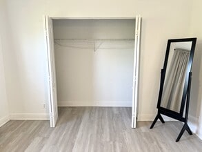110 SE 2nd St, Unit 307 in Hallandale Beach, FL - Building Photo - Building Photo
