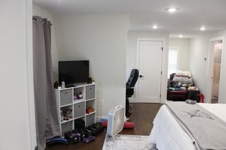14 Pomeroy St, Unit 15 Pomeroy, #15 in Boston, MA - Building Photo - Building Photo