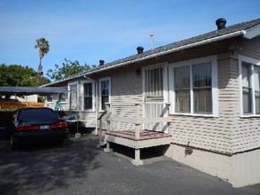 The Harris Street Apartments in La Mesa, CA - Building Photo - Building Photo