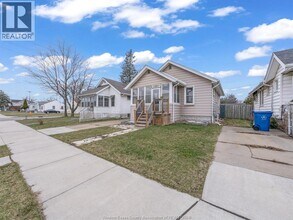 410 Foch Ave in Windsor, ON - Building Photo - Building Photo