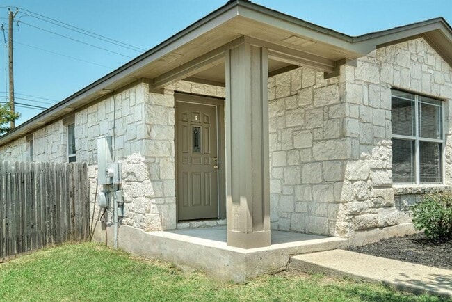 1204 Kenneys Way in Round Rock, TX - Building Photo - Building Photo