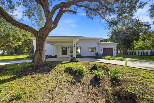 8800 SW 118th St in Miami, FL - Building Photo - Building Photo