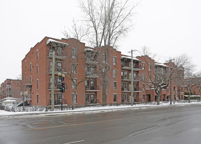 Habitations Edmond Hamelin in Montréal, QC - Building Photo - Building Photo