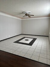 7305 S Gessner Rd in Houston, TX - Building Photo - Building Photo