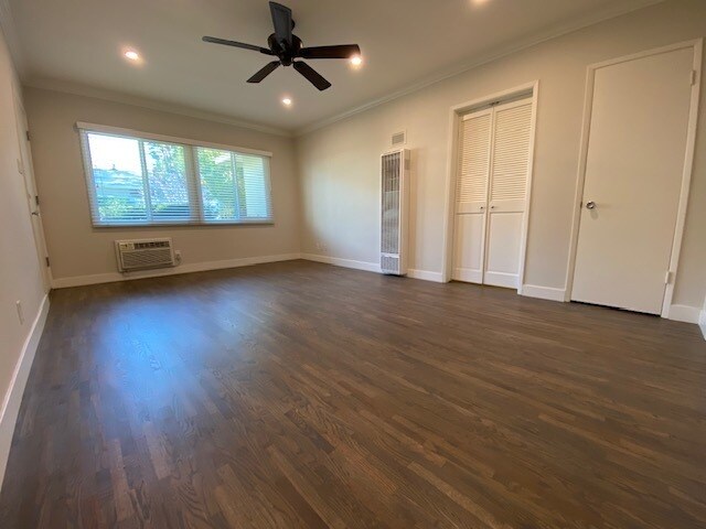 4225 Ventura Canyon Ave in Sherman Oaks, CA - Building Photo