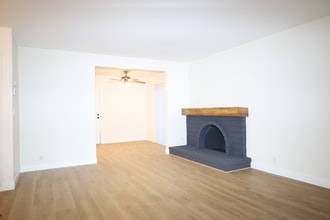 634 E La Veta Ave in Orange, CA - Foto de edificio - Building Photo