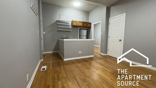 2655 W Homer St, Unit 1R in Chicago, IL - Building Photo - Building Photo