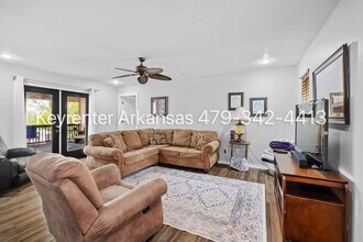 255 W Lawson St in Fayetteville, AR - Building Photo - Building Photo