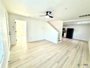 2204 W San Antonio St in New Braunfels, TX - Building Photo - Building Photo