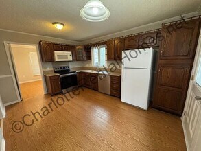 7310 Lea Wood Ln in Charlotte, NC - Building Photo - Building Photo