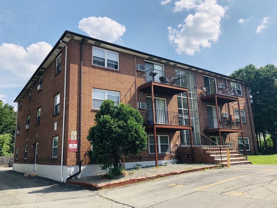 Amesbury Grace Apartments in Lawrence, MA - Building Photo