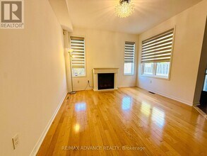 137 Laramie Crescent in Vaughan, ON - Building Photo - Building Photo