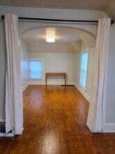 1513 Holmes Ave, Unit Upper in Racine, WI - Foto de edificio - Building Photo