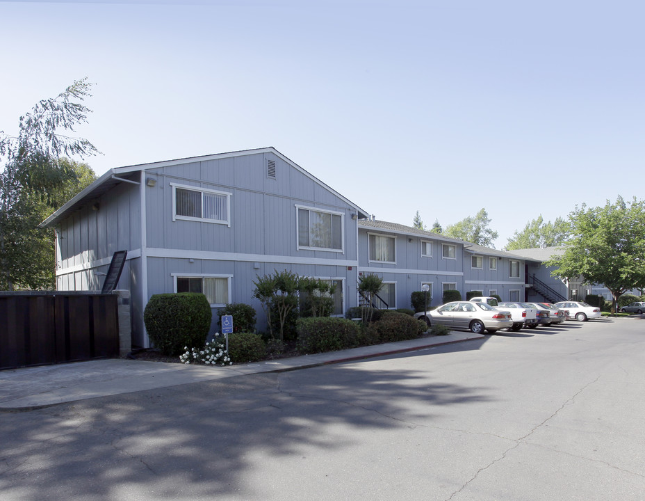 Lance Apartments in Carmichael, CA - Building Photo