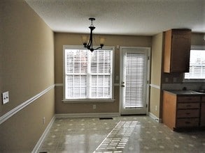 2920 Bridgeport Dr in Winston-Salem, NC - Building Photo - Building Photo