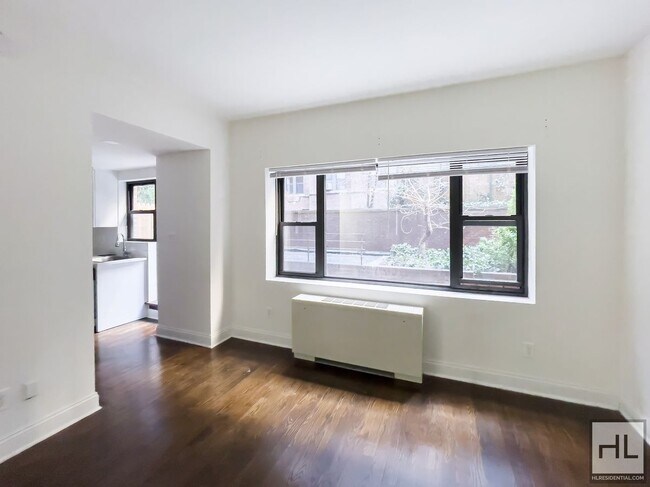 EAST 56 STREET in New York, NY - Building Photo - Building Photo