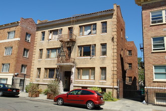 Myrtle Arms in Oakland, CA - Foto de edificio - Building Photo