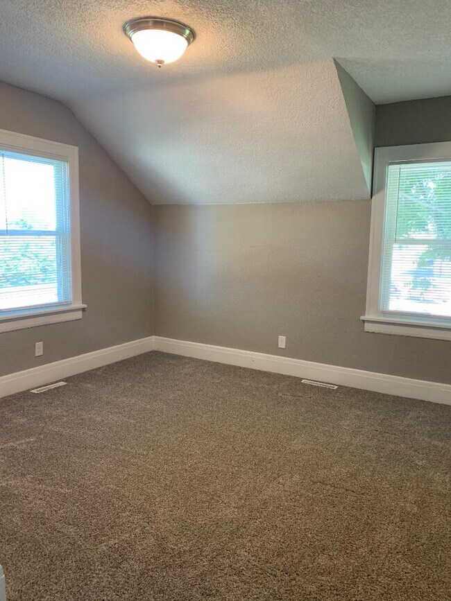 1502 Sugar Grove Ave in Dallas Center, IA - Building Photo - Building Photo