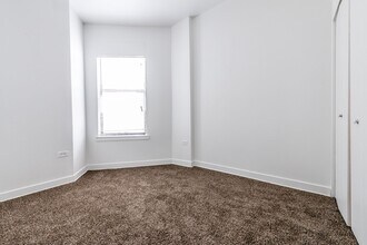 9001 S Commercial Ave Chicago, IL 60617 in Chicago, IL - Building Photo - Building Photo